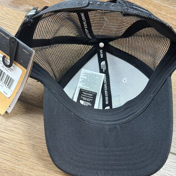 The North Face Embroidered Mudder Trucker Hat Black/White, Adjustable, Mountains - Picture 6 of 9